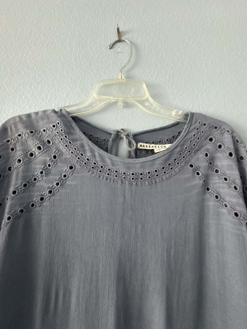 Anthropologie Marrakech Blue Eyelet Embroidered Boho Blouse Top Women’s Large - Picture 9 of 9